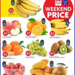 Safari Hypermarket Qatar weekend fruit deals including mangoes, grapes, and bananas, April 2026