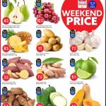 Weekend price deals on fresh vegetables at Safari Hypermarket including potatoes, garlic, and red grapes.